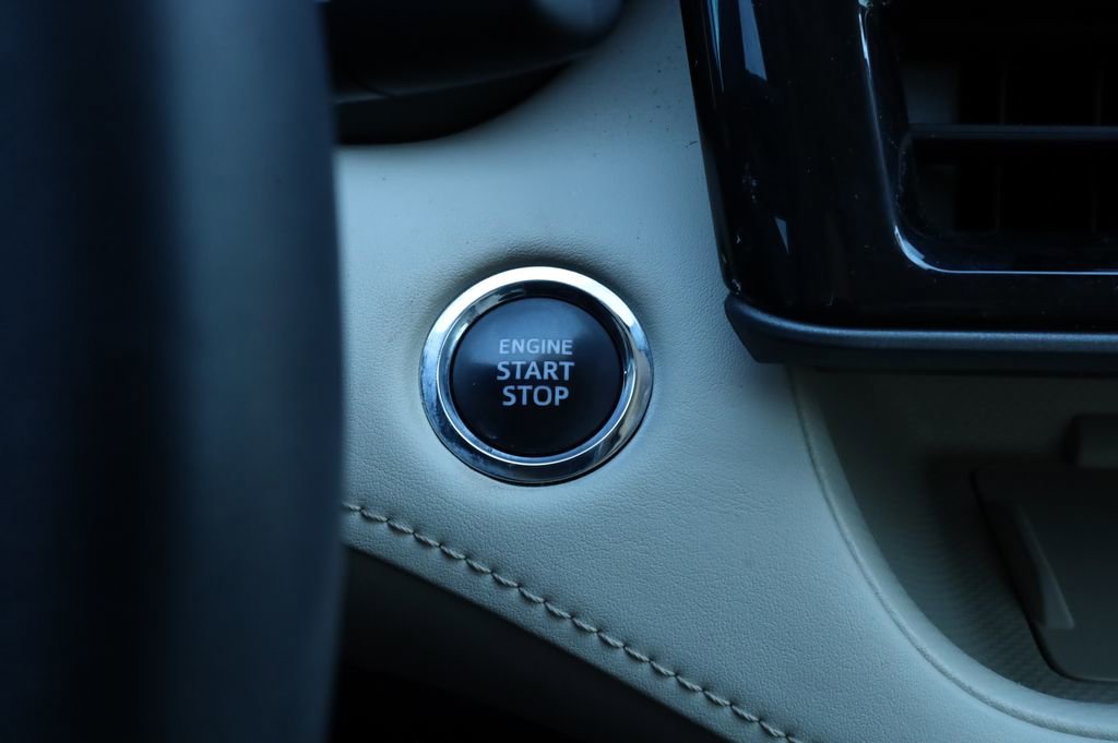 Used 2023 Toyota Highlander XLE image 28