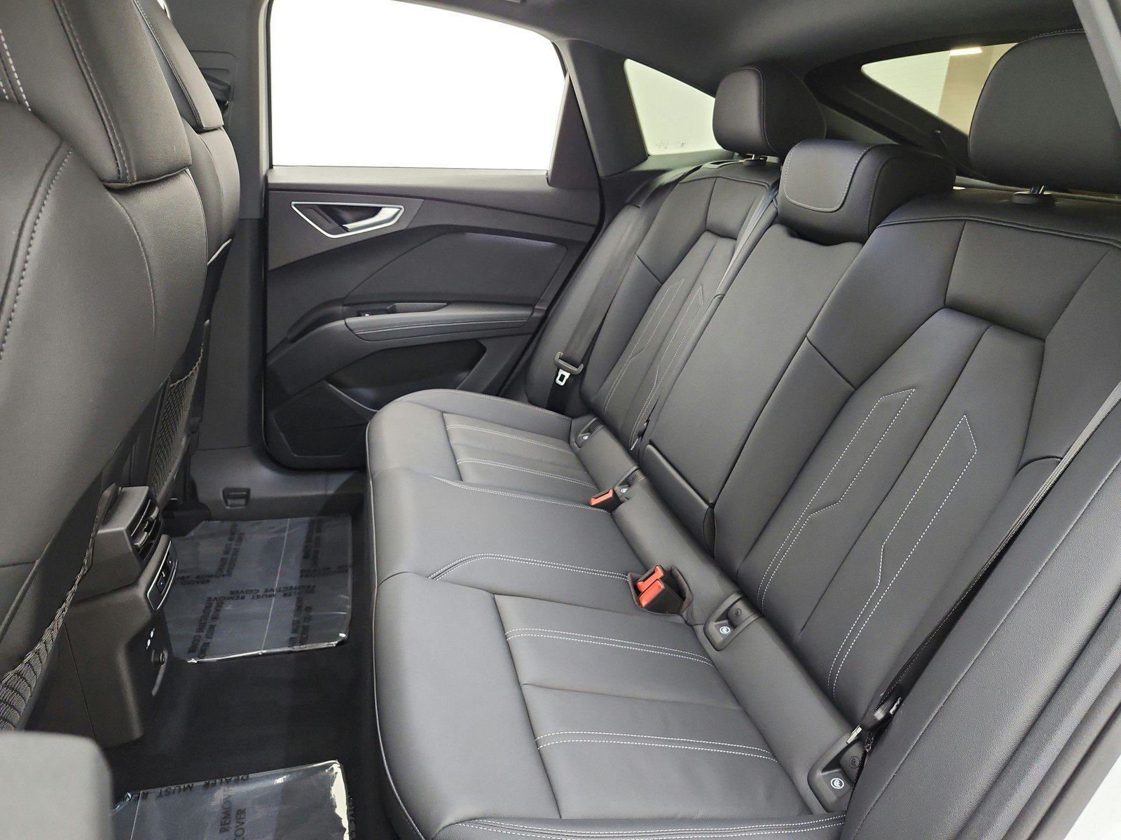 Used 2023 Audi Q4 e-tron Premium w/ Convenience Package AWD/4WD image 13