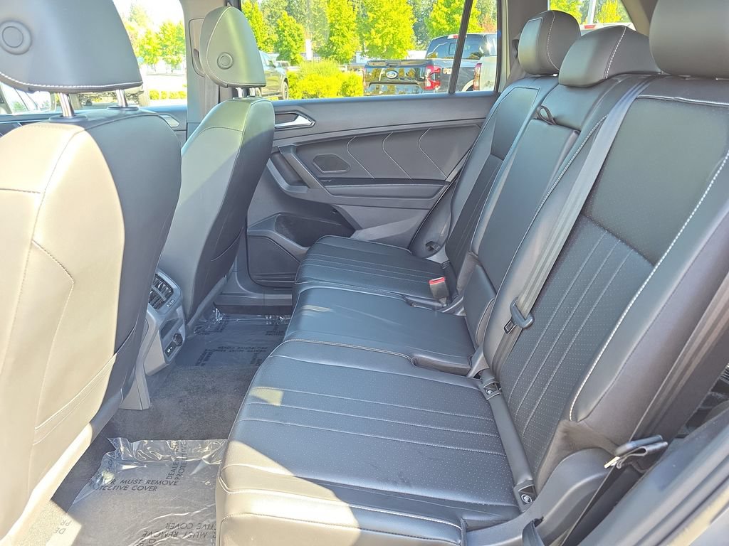 Used 2024 Volkswagen Tiguan SE R-Line AWD/4WD image 30