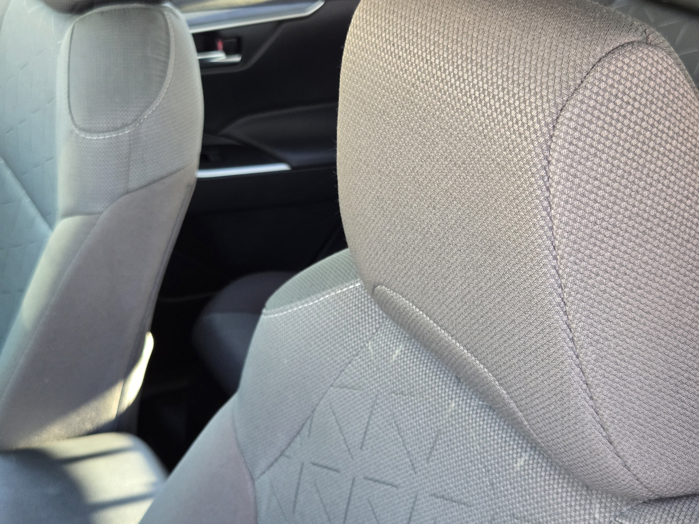 Used 2025 Toyota RAV4 XLE AWD/4WD image 11