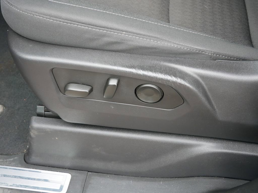 Used 2024 GMC Sierra 1500 Elevation image 17