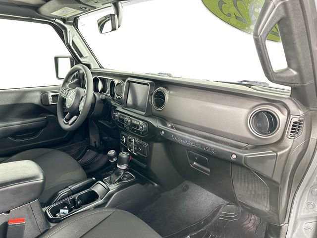 Used 2023 Jeep Wrangler Unlimited w/ 8.4" Radio Group AWD/4WD image 28