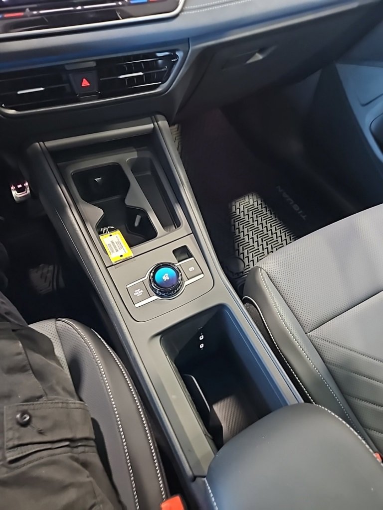 New 2026 Volkswagen Tiguan SE R-Line image 33