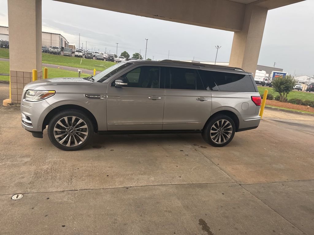 Used 2020 Lincoln Navigator L Reserve w/ Luxury Package AWD/4WD image 7