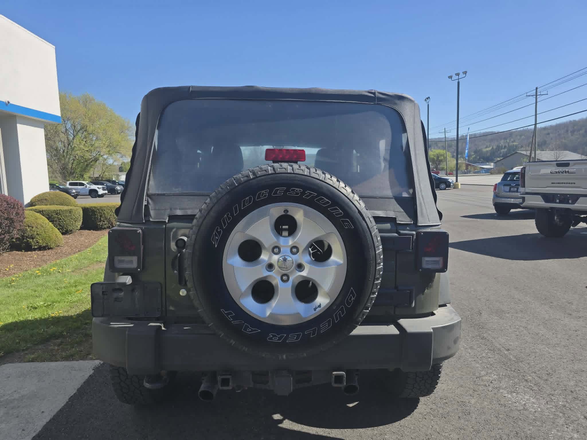 Used 2015 Jeep Wrangler Sport AWD/4WD image 4