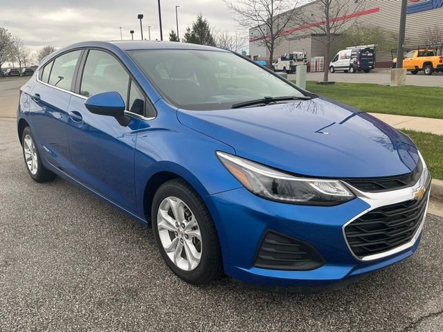 Used 2019 Chevrolet Cruze LT image 2