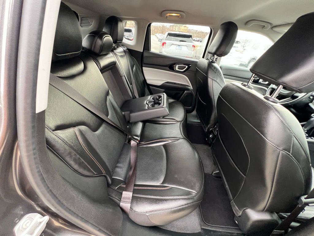 Used 2022 Jeep Compass Limited image 23