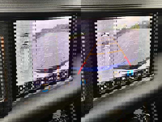 Used 2021 GMC Yukon Denali w/ Denali Premium Package image 17