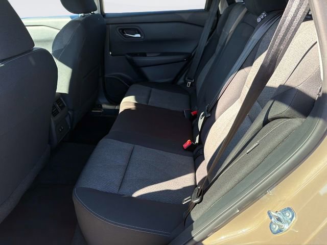 Used 2024 Nissan Rogue SV image 15