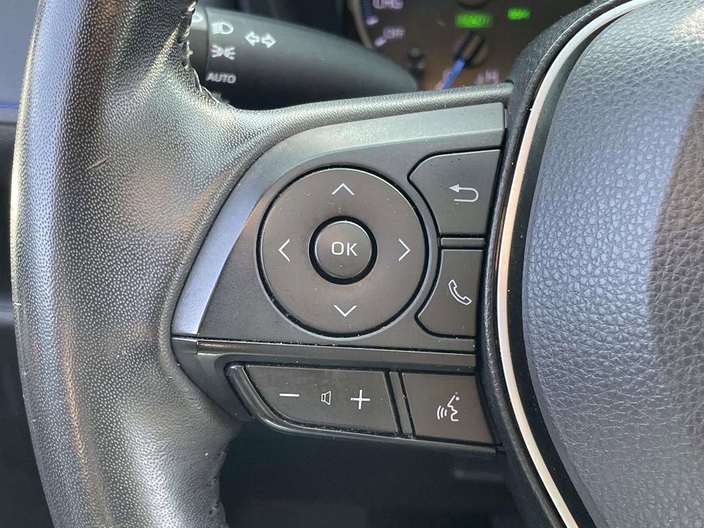 Used 2022 Toyota RAV4 SE image 9