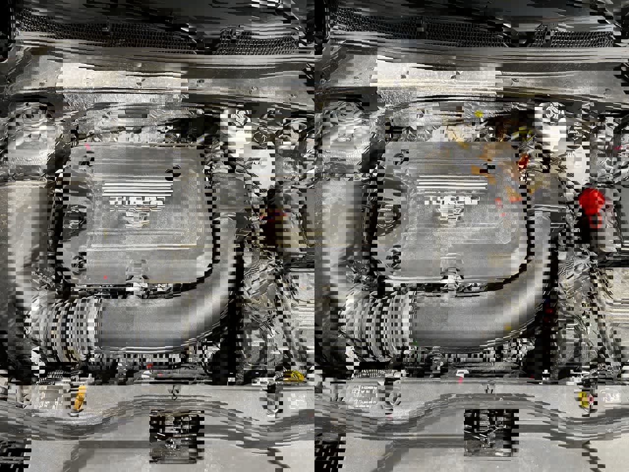 Used 2025 Cadillac XT4 Premium Luxury image 12