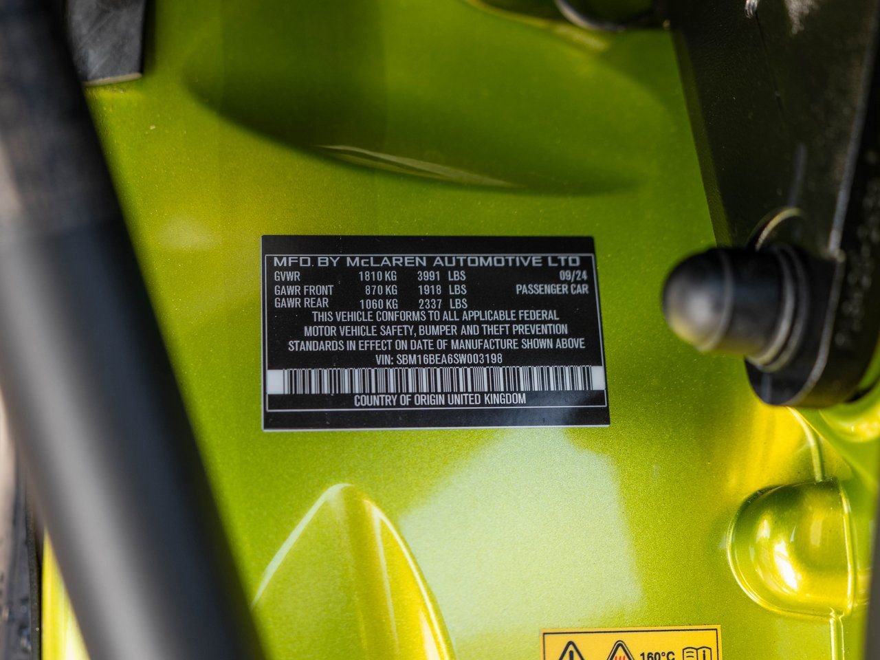 Used 2025 McLaren Artura Spider image 22