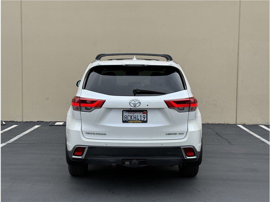 Used 2018 Toyota Highlander Limited AWD/4WD image 5