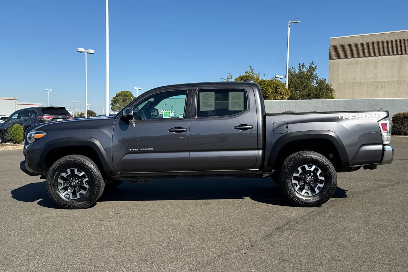 Certified 2023 Toyota Tacoma TRD Off-Road AWD/4WD image 9