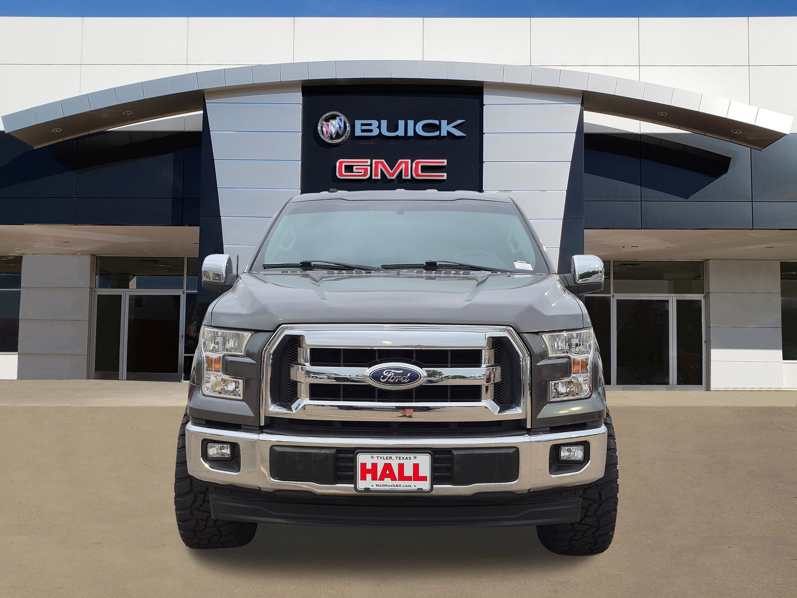 Used 2017 Ford F150 XLT RWD image 2