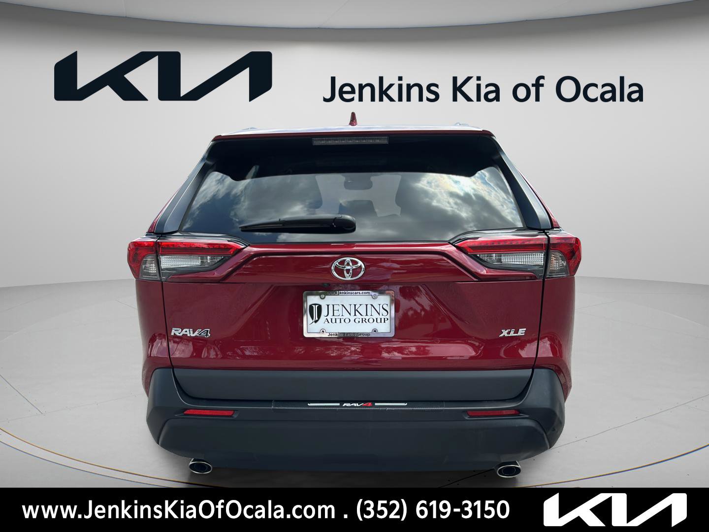 Used 2023 Toyota RAV4 XLE FWD image 4