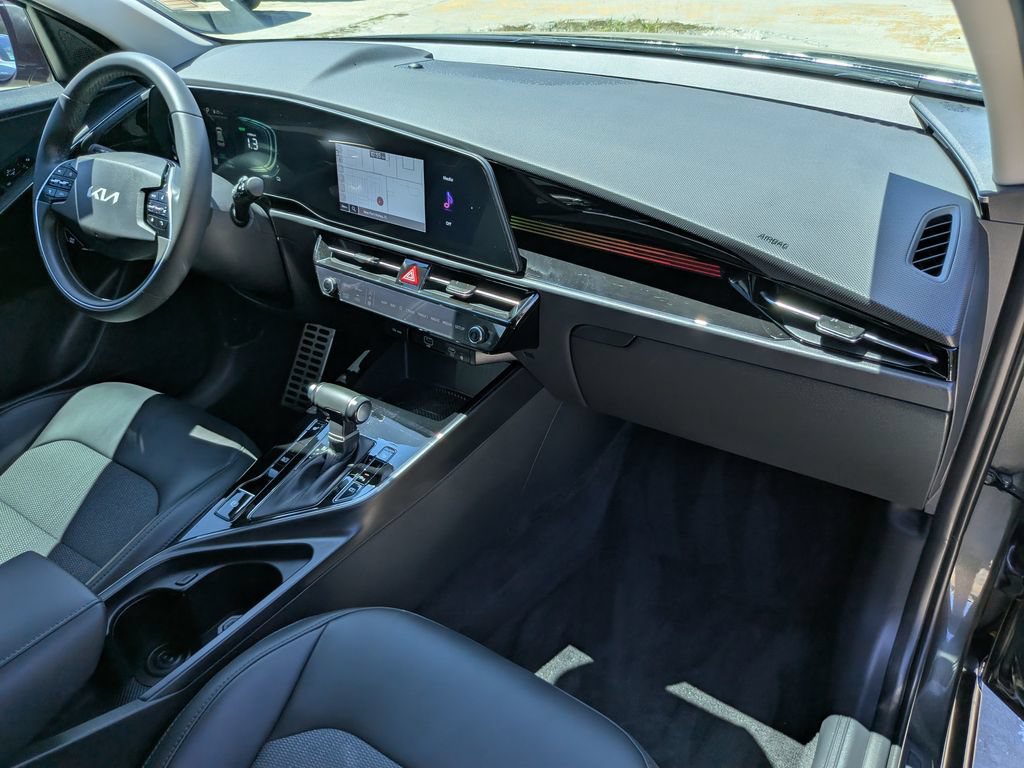 Certified 2025 Kia Niro EX Touring FWD image 13