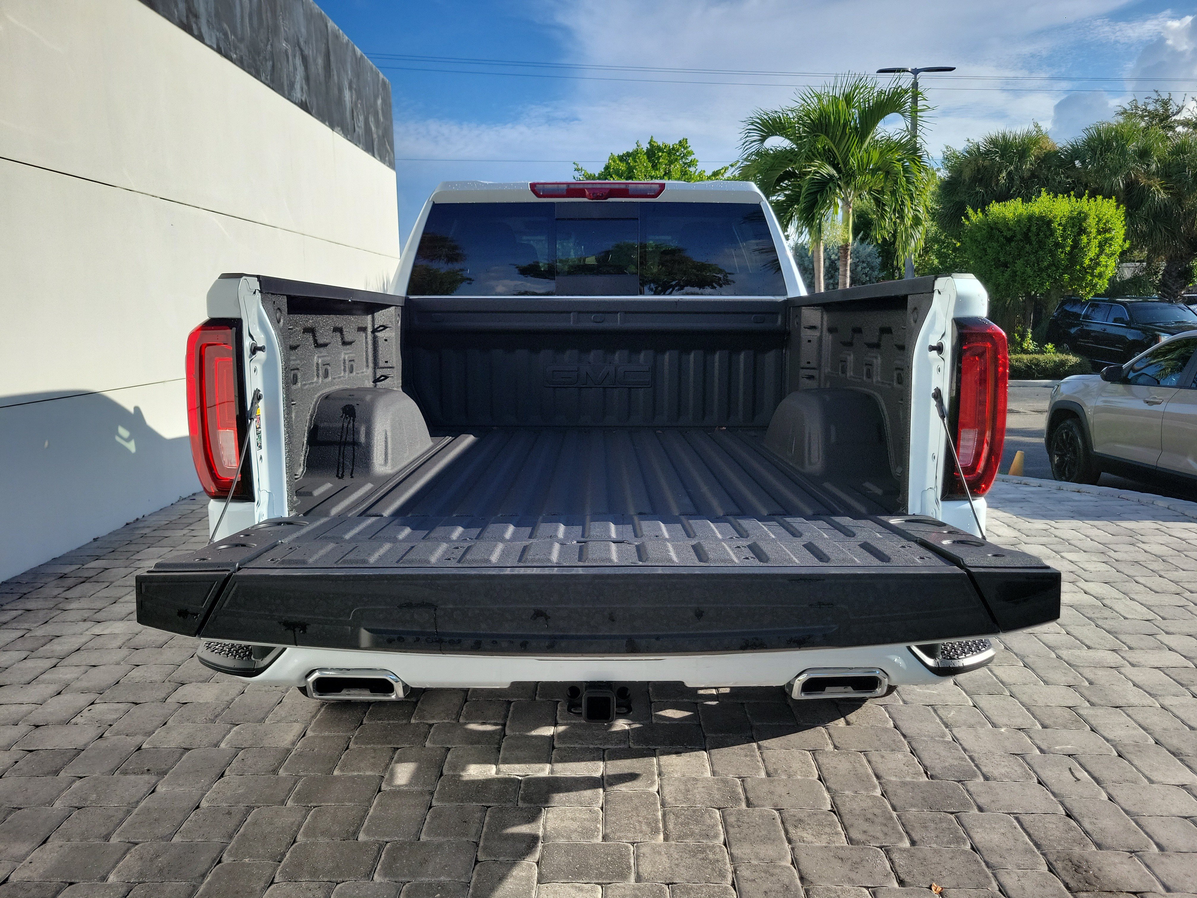 New 2026 GMC Sierra 1500 Denali w/ Denali Reserve Package AWD/4WD image 10