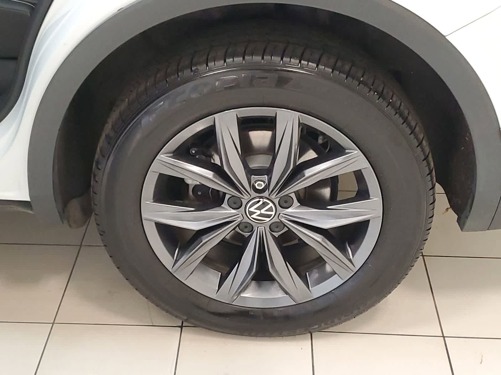 Used 2022 Volkswagen Tiguan SE AWD/4WD image 22