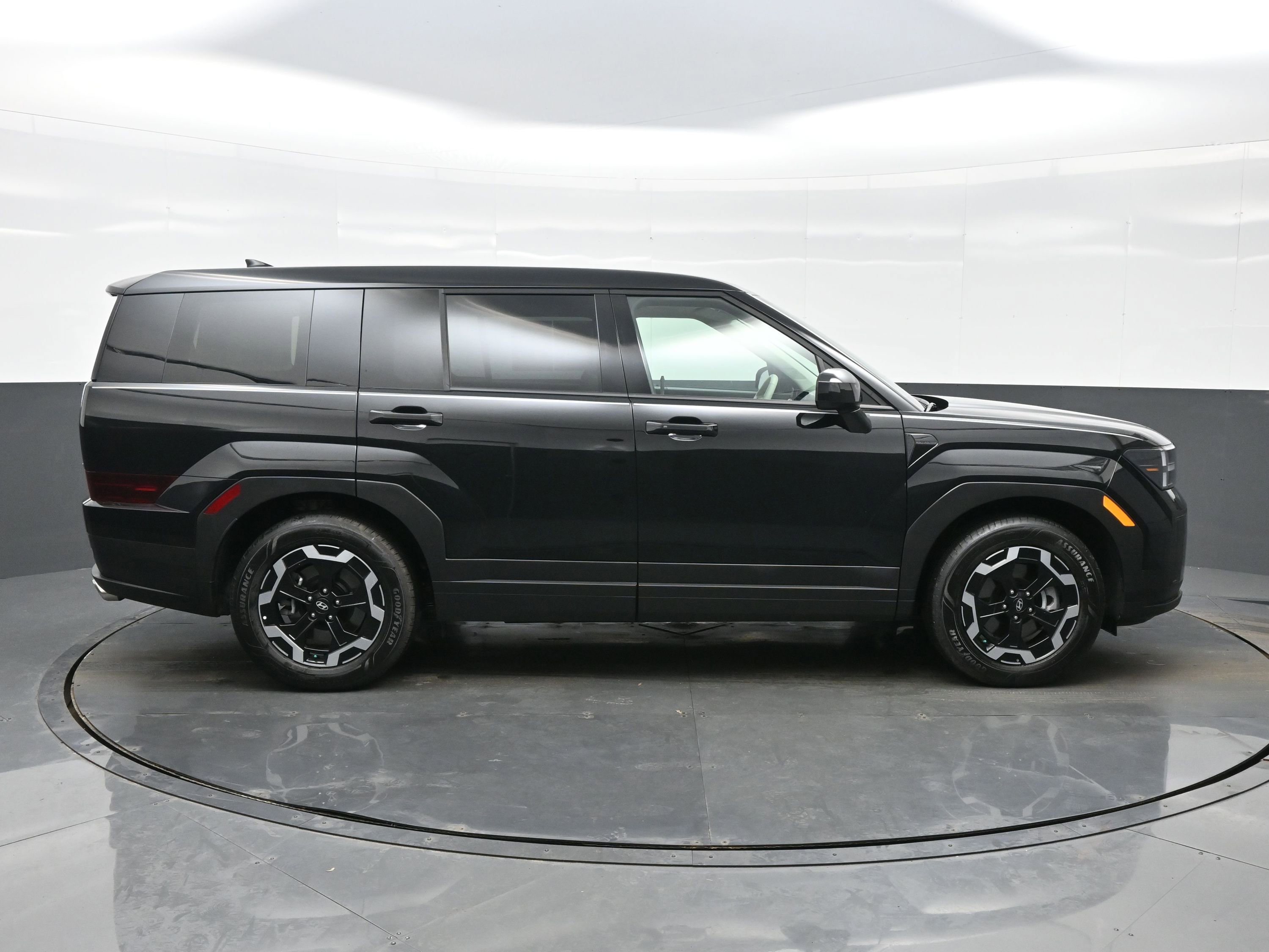 Certified 2026 Hyundai Santa Fe SE image 7