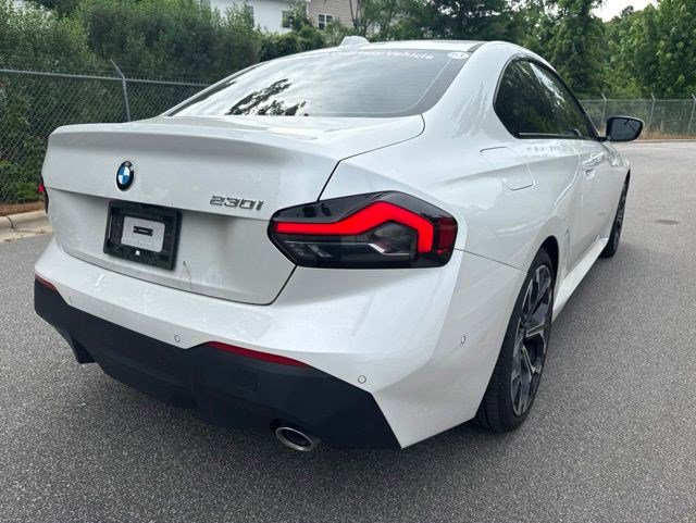 Certified 2025 BMW 230i Coupe w/ Premium Package RWD image 5