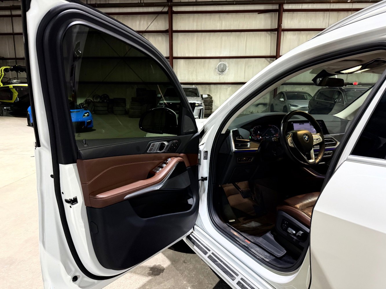 Used 2020 BMW X7 xDrive40i w/ Premium Package AWD/4WD image 12