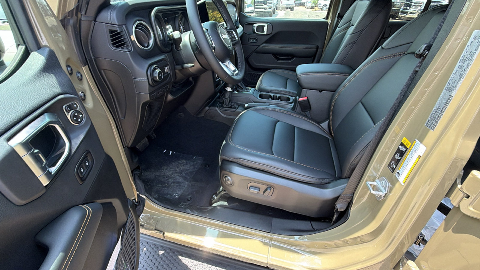New 2026 Jeep Wrangler Unlimited Sahara AWD/4WD image 15