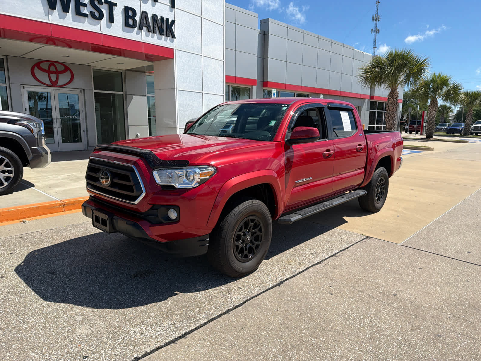 Used 2020 Toyota Tacoma SR5 RWD image 5