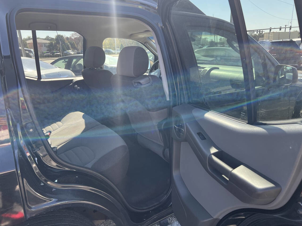 Used 2007 Nissan Xterra S w/ Utility Pkg image 12