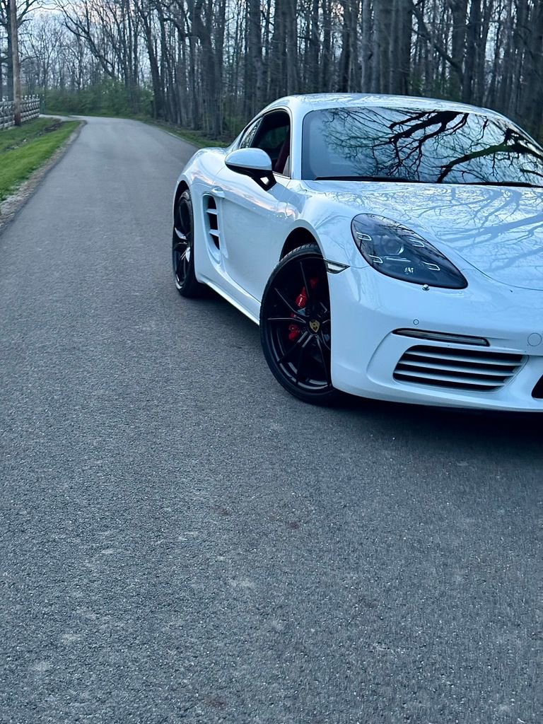 Used 2024 Porsche 718 Cayman S RWD image 11