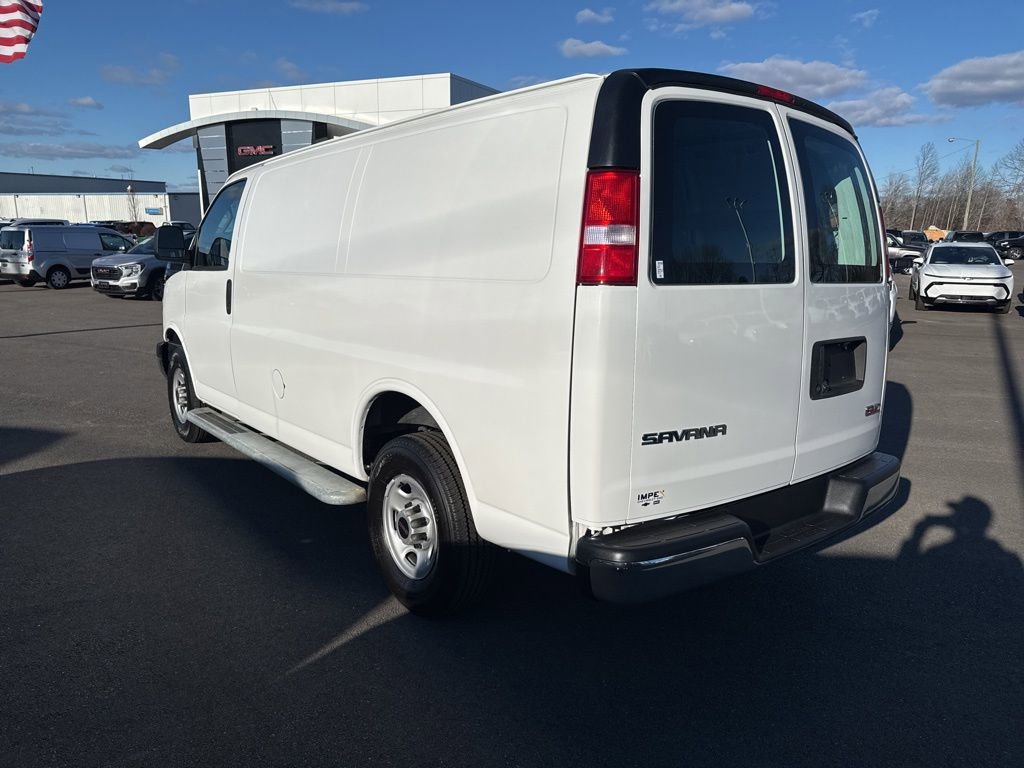 Used 2022 GMC Savana 2500 w/ Driver Convenience Package RWD image 3