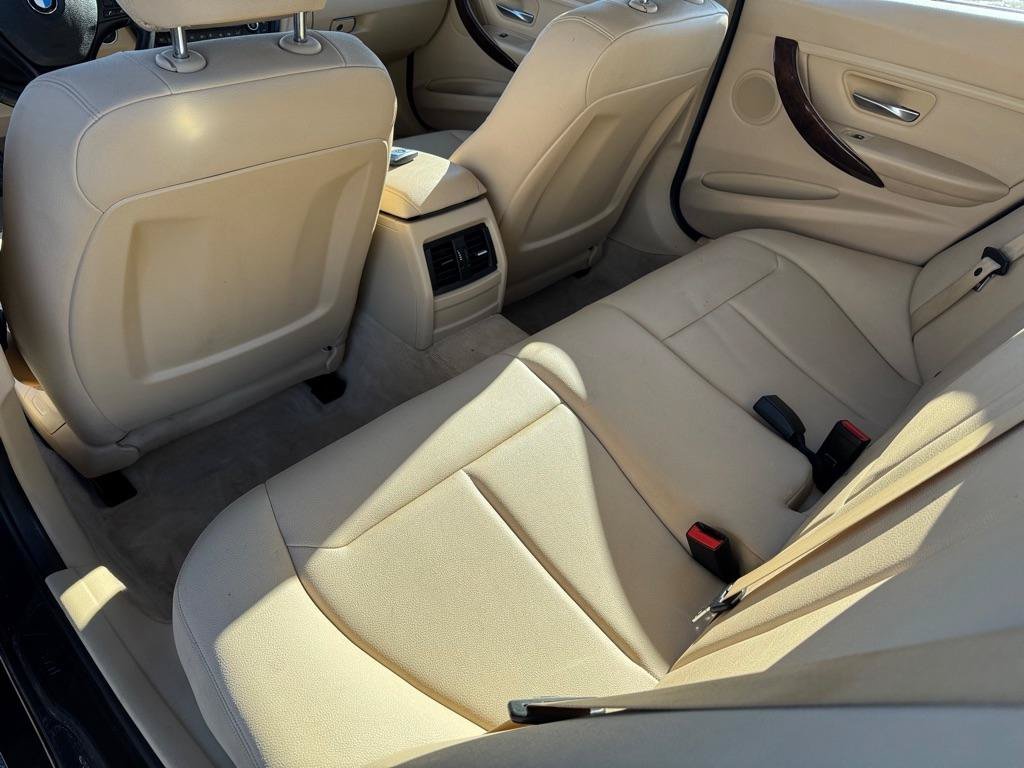 Used 2014 BMW 320i xDrive Sedan AWD/4WD image 21