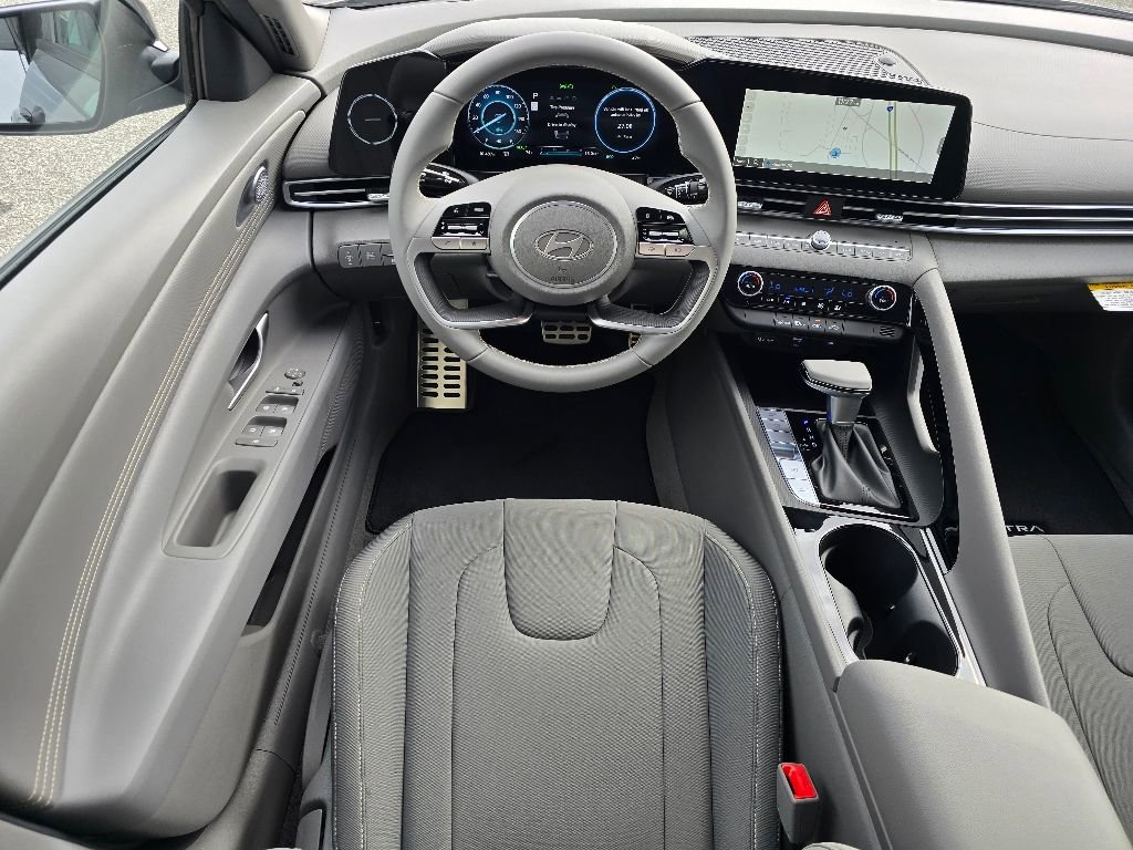 New 2025 Hyundai Elantra SEL image 12