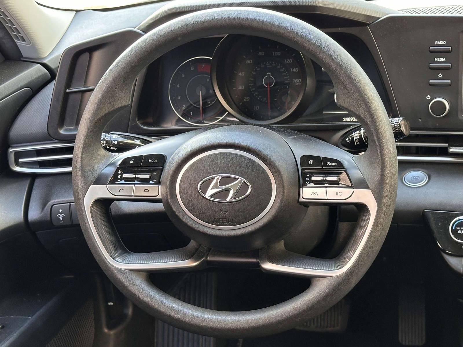 Used 2023 Hyundai Elantra SEL w/ Cargo Package FWD image 19