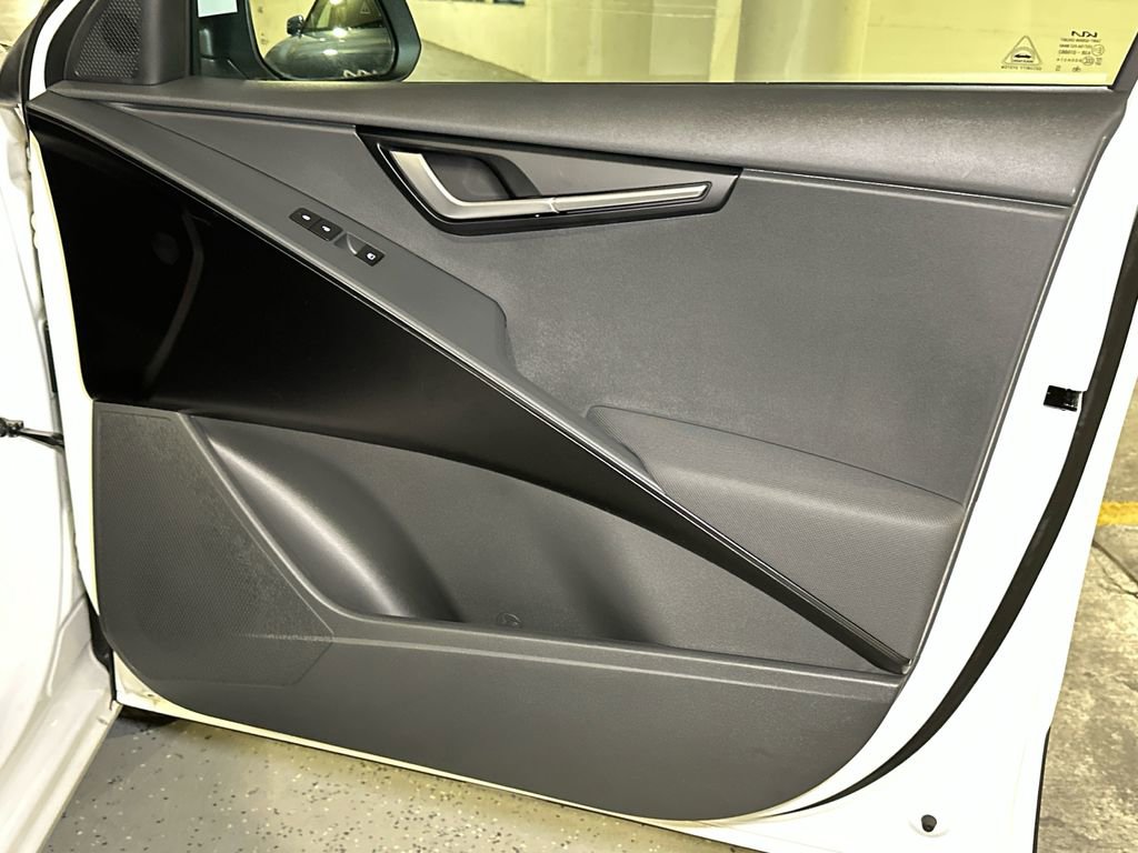 New 2026 Kia Niro LX image 10