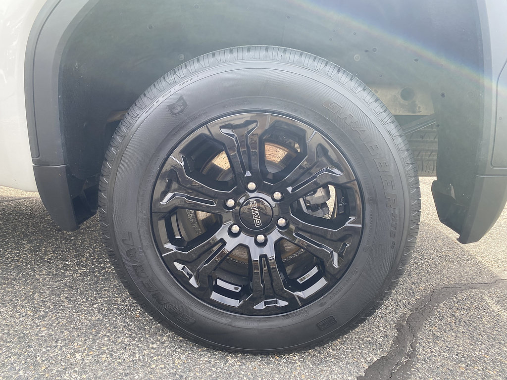 Certified 2025 GMC Sierra 1500 SLT AWD/4WD image 13