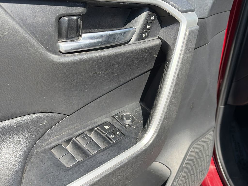 Used 2019 Toyota RAV4 XLE Premium w/ Cold Weather Package image 18