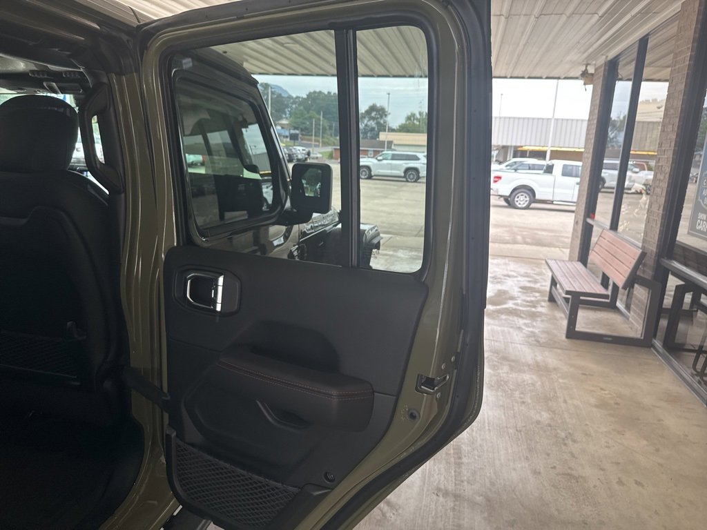 New 2025 Jeep Wrangler Unlimited Rubicon image 23