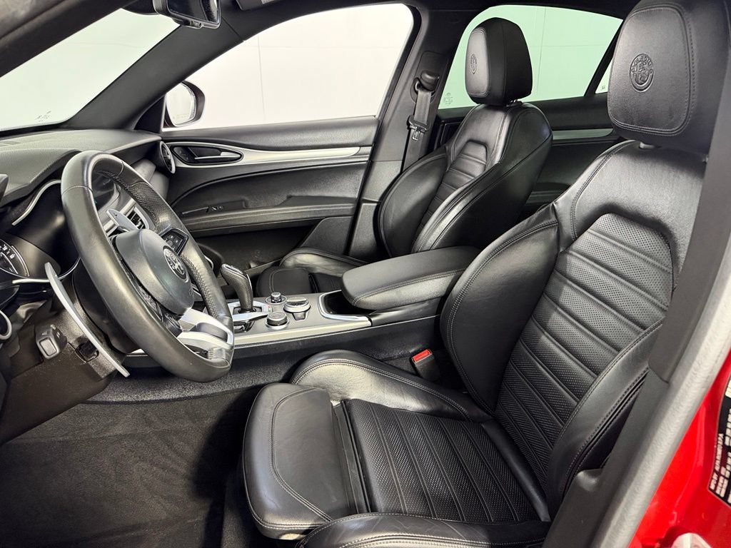 Used 2023 Alfa Romeo Stelvio Veloce AWD/4WD image 22