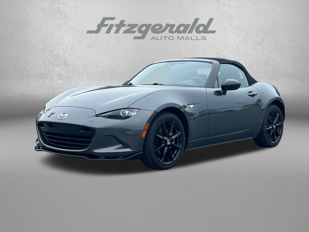 Used 2021 MAZDA MX-5 Miata Club RWD image 2