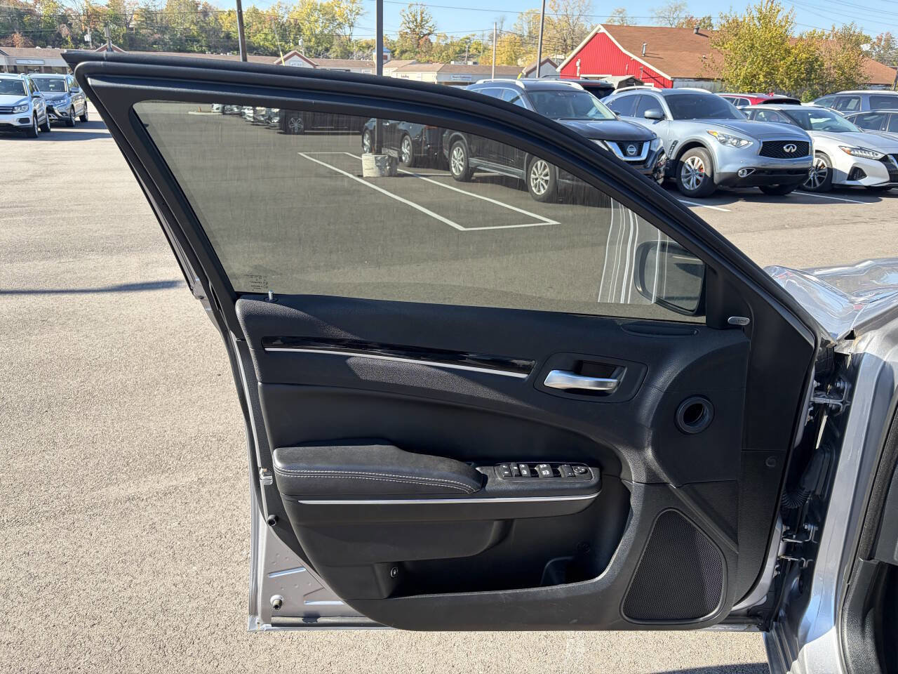 Used 2018 Chrysler 300 S image 16