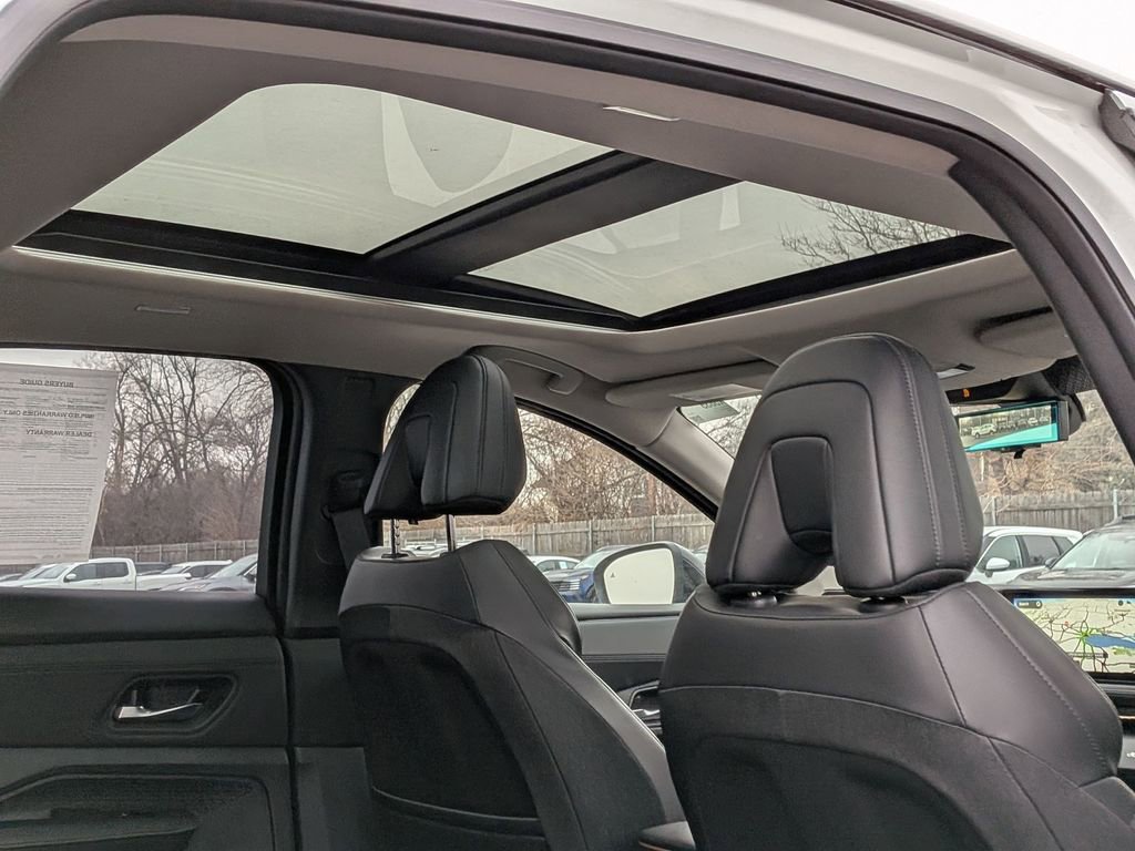 Used 2023 Nissan Ariya FWD image 22