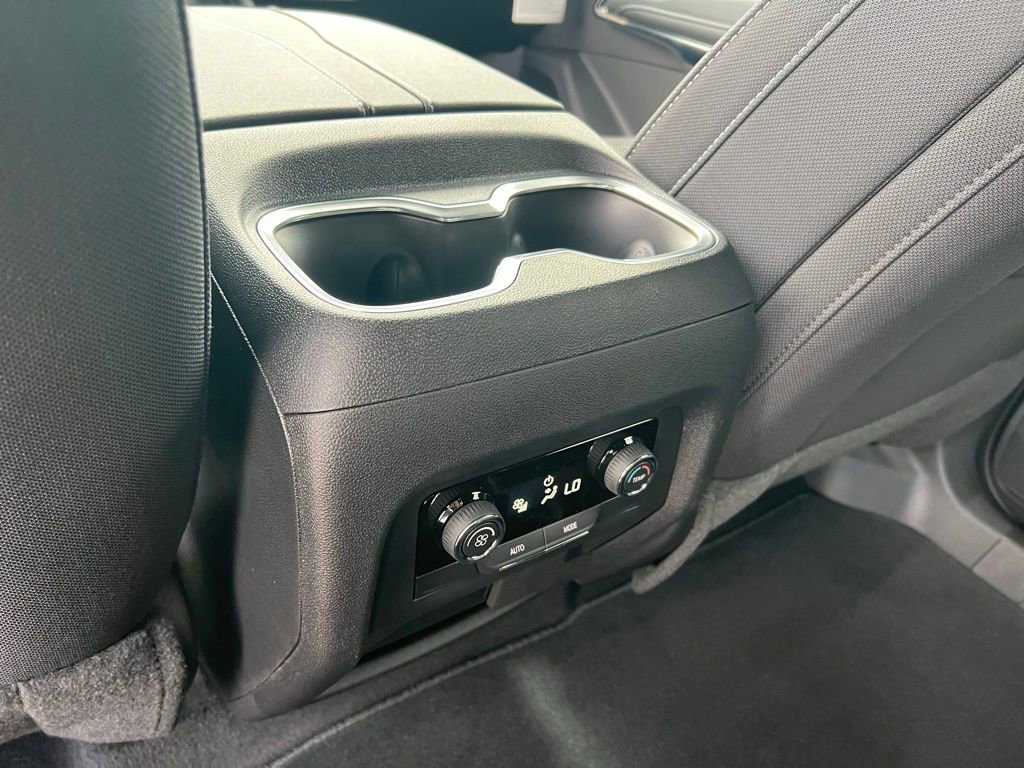 New 2026 Chevrolet Traverse LT w/ Sun and Wheel Package FWD image 29