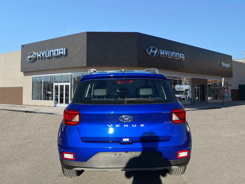 Certified 2024 Hyundai Venue Limited image 6
