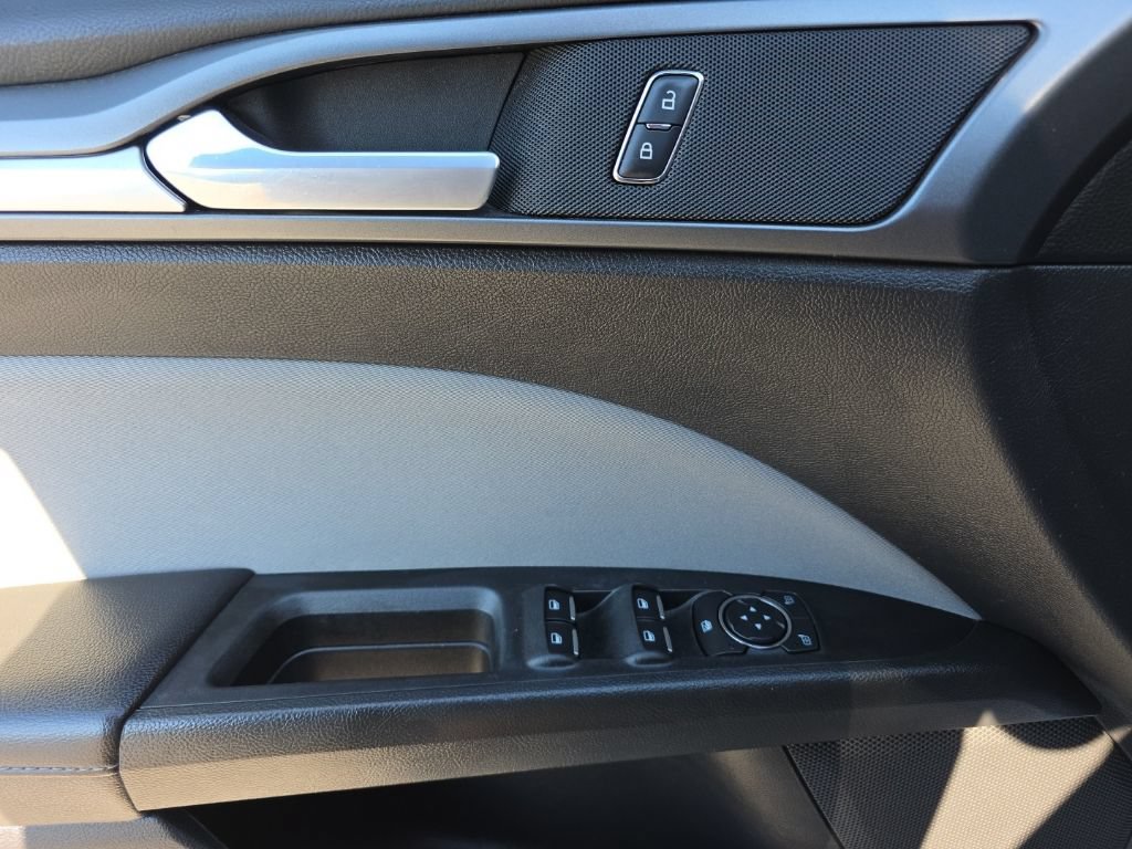 Used 2016 Ford Fusion S FWD image 13