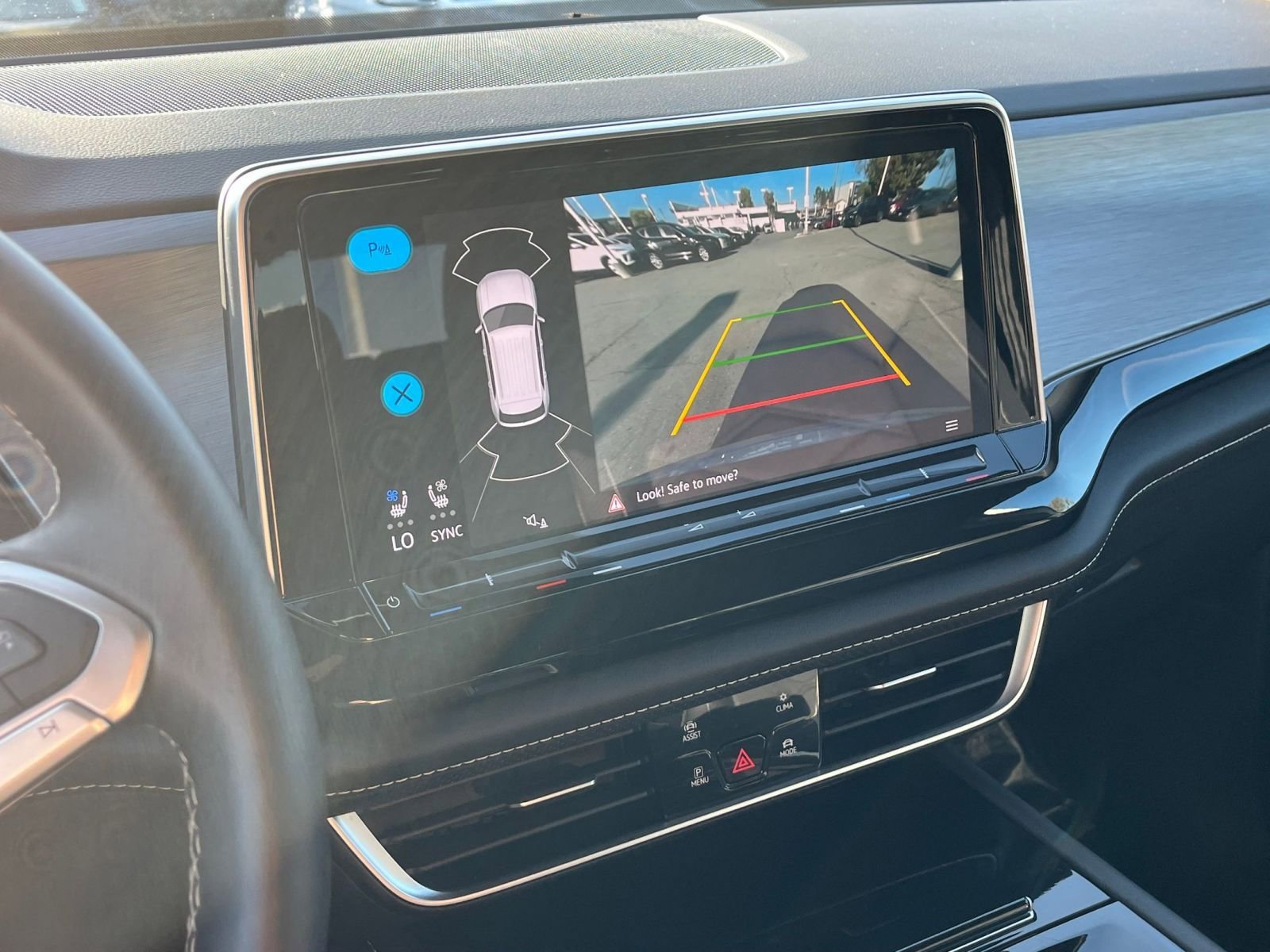 Used 2025 Volkswagen Atlas Cross Sport SE image 17