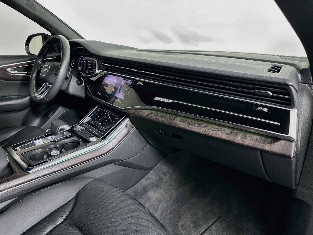 Used 2019 Audi Q8 Premium Plus w/ Premium Plus AWD/4WD image 30