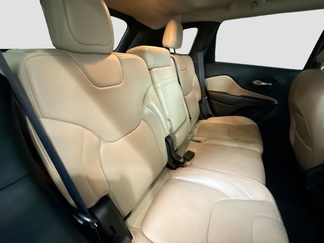Used 2016 Jeep Cherokee Limited w/ Luxury Group AWD/4WD image 27