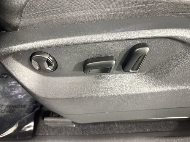 Used 2018 Volkswagen Tiguan SEL AWD/4WD image 21