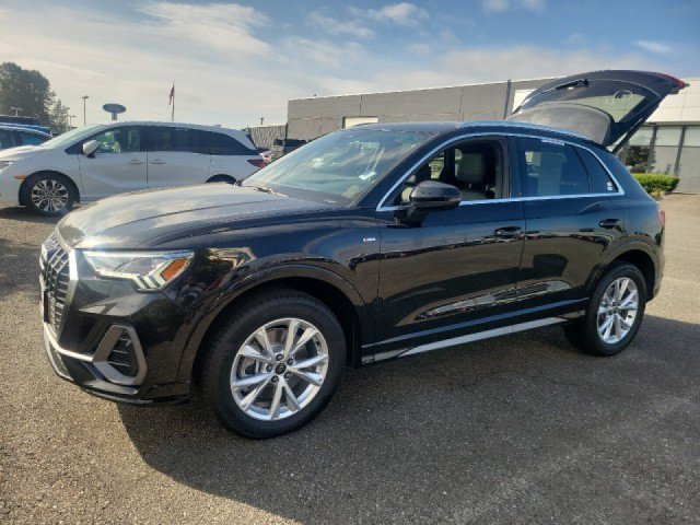Used 2025 Audi Q3 2.0T Premium Plus w/ Premium Plus Package AWD/4WD image 1